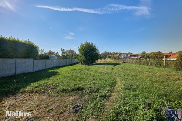 Vidiecky dom s pozemkom (1643m2),