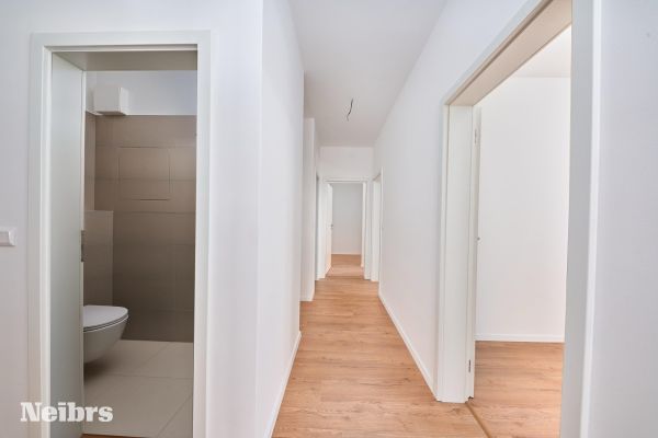 4-izbový byt s veľkorysou terasou a dvoma parkovacími garážovými miestami