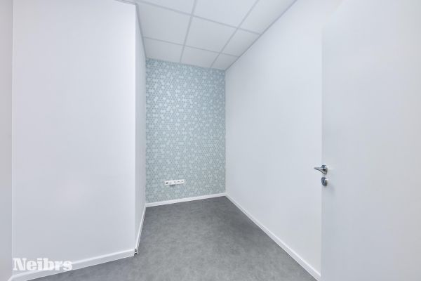 Obchodný priestor na odstúpenie (412m2), Námestie hraničiarov