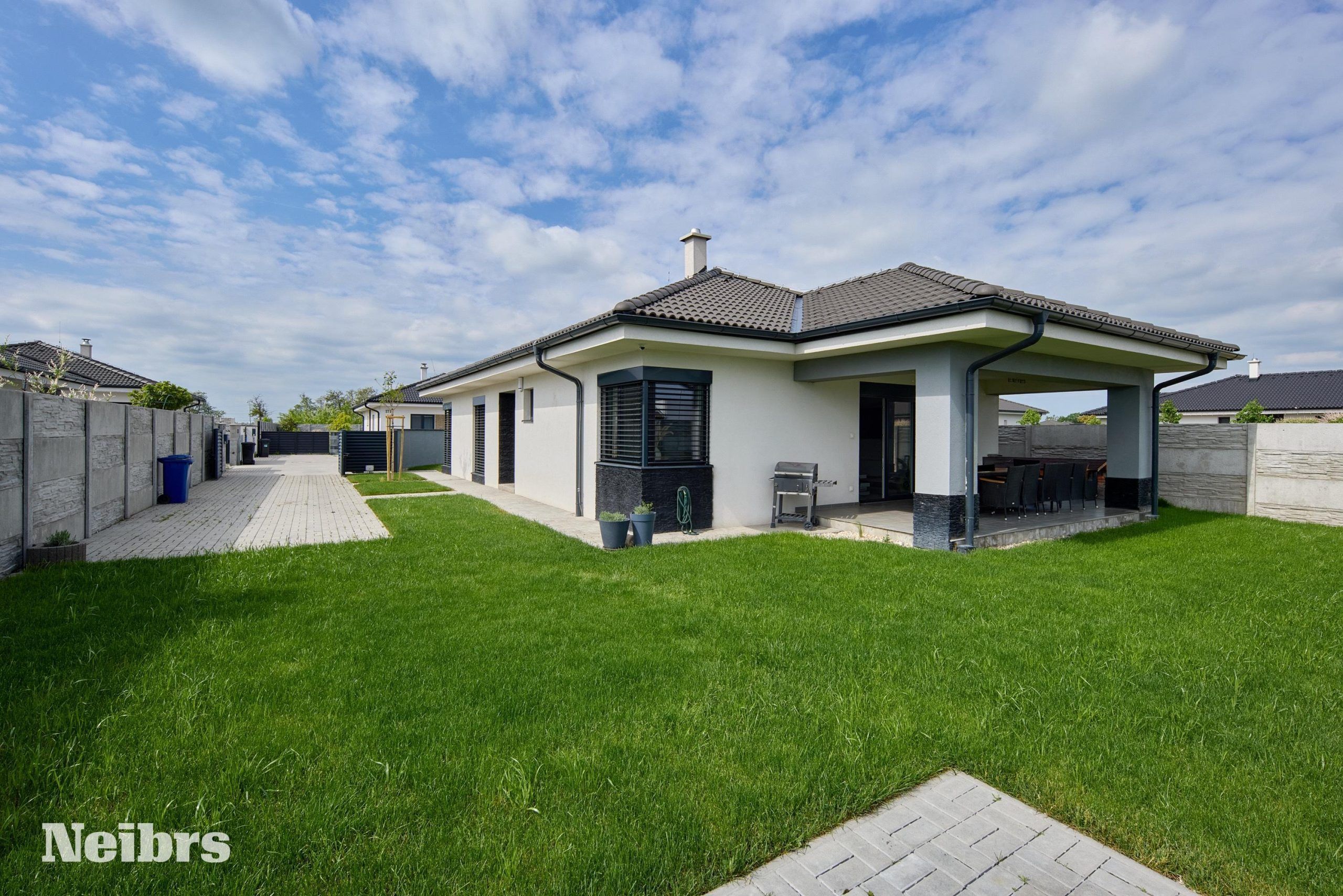 Rodinný dom s pozemkom (504m²) – novostavba