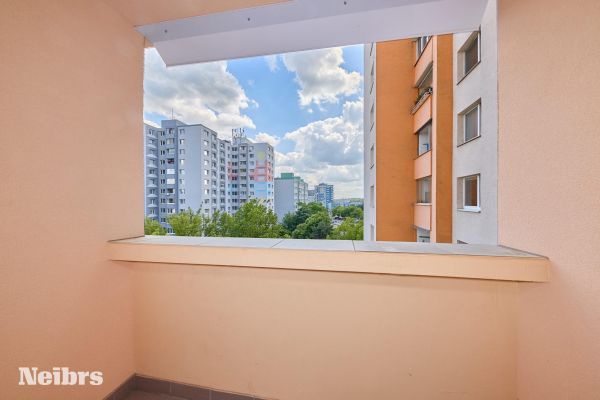 3 izbový zariadený byt, Budatínska ulica