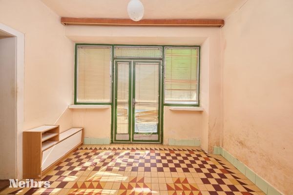 Vidiecky dom s pozemkom (1643m2),