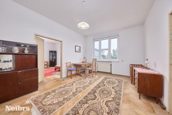4,5 izbový byt s výhľadom na hrad, Námestie 1. mája
