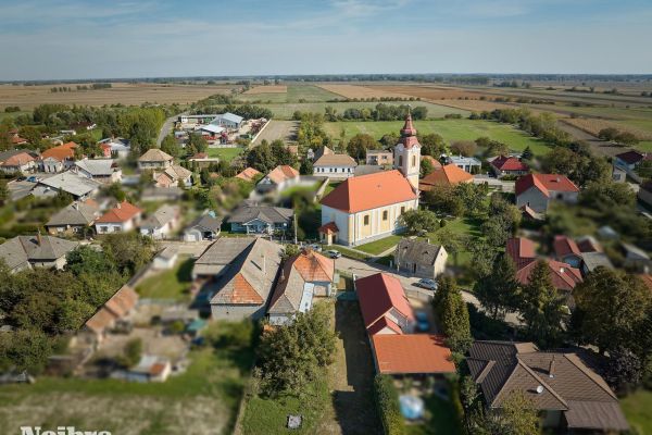 Vidiecky dom s pozemkom (1643m2),
