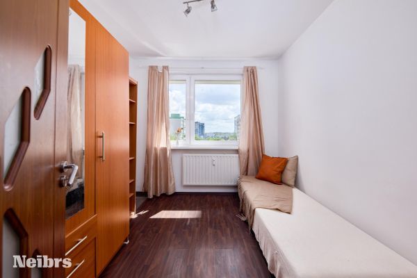 3 izbový zariadený byt, Budatínska ulica