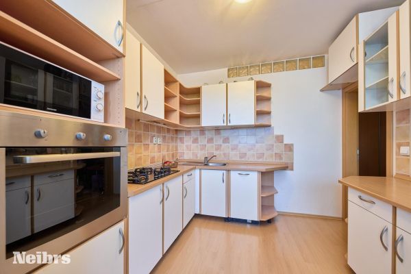 3 izbový zariadený byt, Smolenická ulica