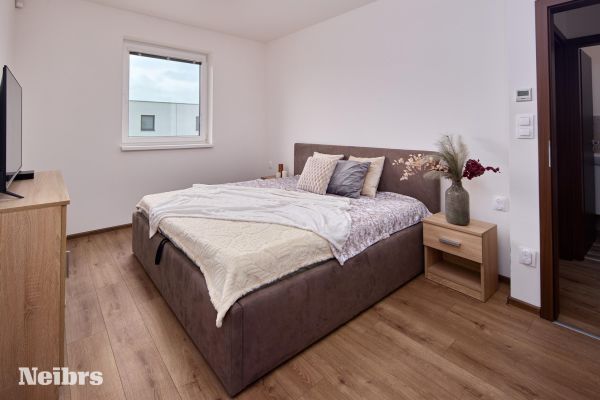 4 – izbový byt v dome s terasou a 2 parkovacími miestami