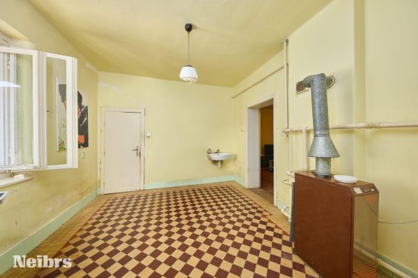 Vidiecky dom s pozemkom (1643m2),