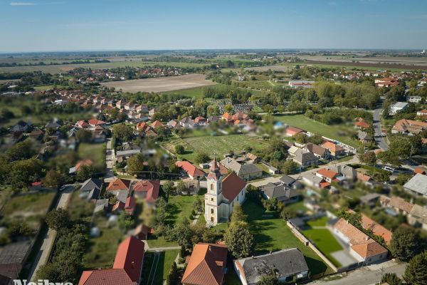 Vidiecky dom s pozemkom (1643m2),
