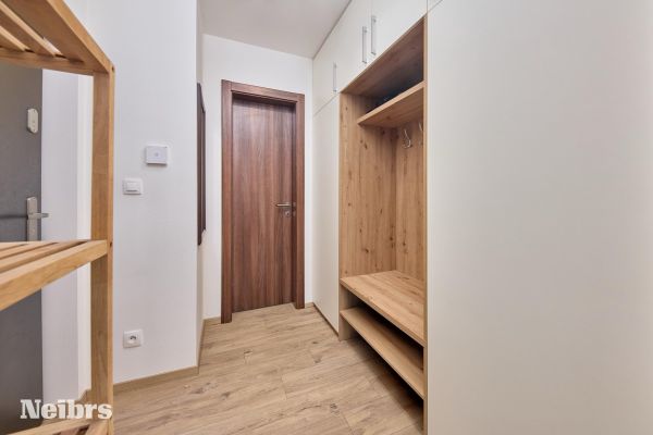 1,5 izbový zariadený byt v projekte Dúbrava