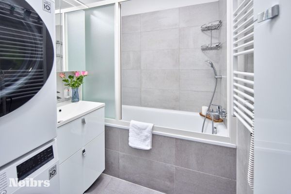 3 izbový byt s balkónom (10m²) a garážovým parkovacím miestom v projekte Matadorka