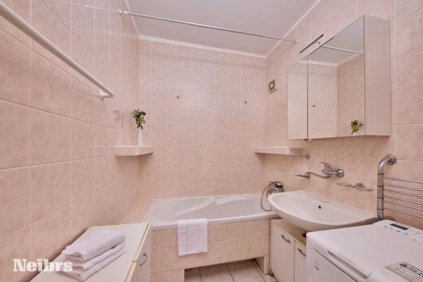 3 izbový zariadený byt, Budatínska ulica