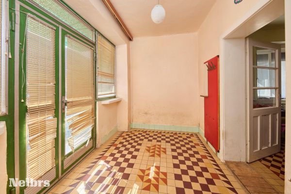 Vidiecky dom s pozemkom (1643m2),