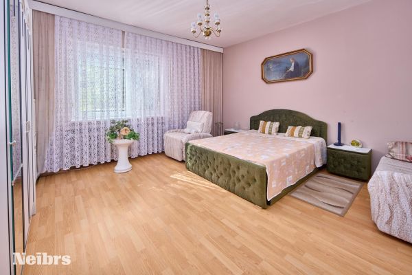 Rodinný dom s pozemkom (985m2)